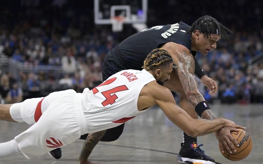 班凯罗两双魔术客场爆冷击败猛龙队  班凯罗两双魔术客场爆冷击败猛龙队