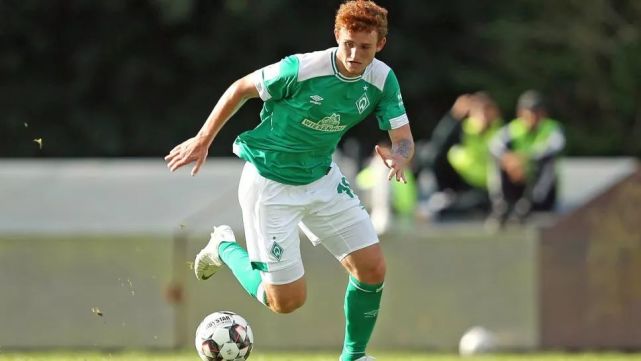 斯图加特青春风暴来袭,德甲新星闪耀助队取胜    斯图加特青春风暴来袭,德甲新星闪耀助队取胜